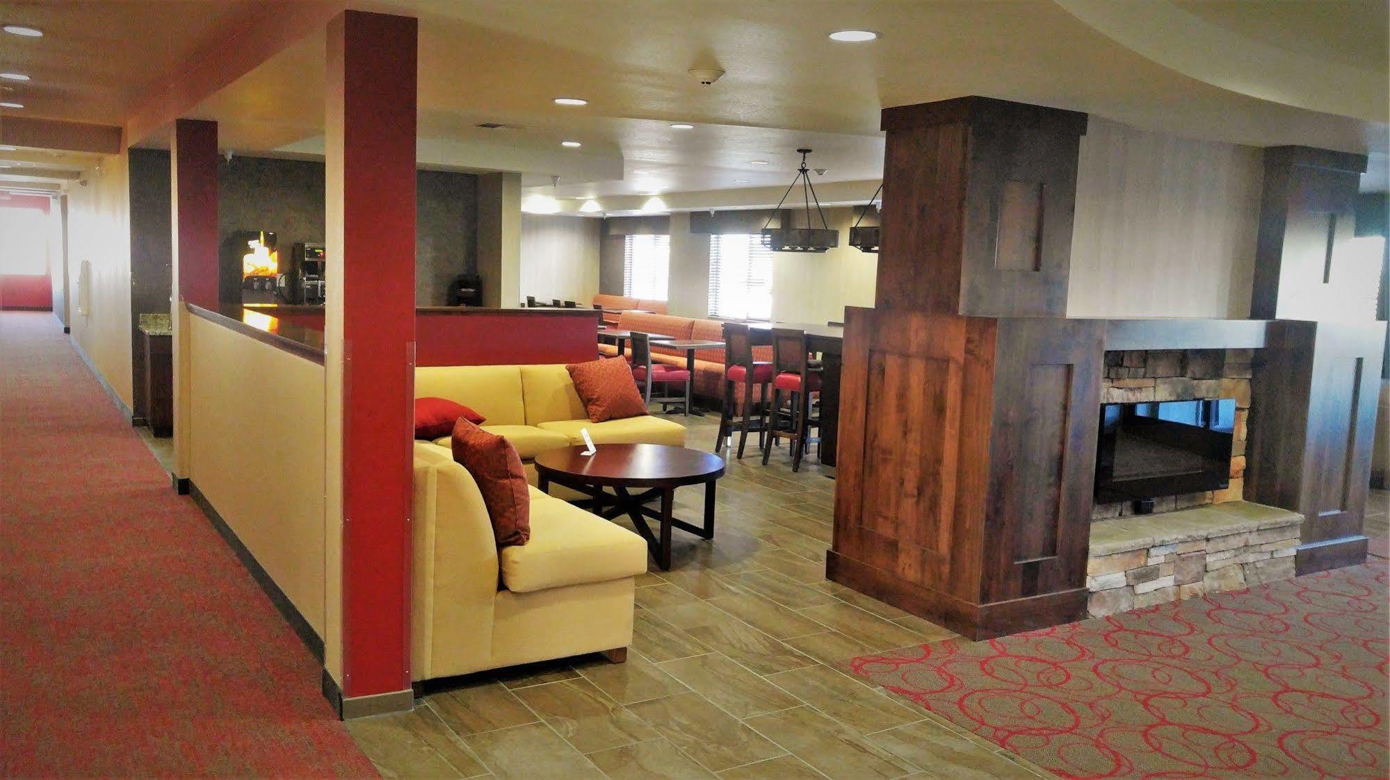 Inn At Hunters Run Watford City 外观 照片