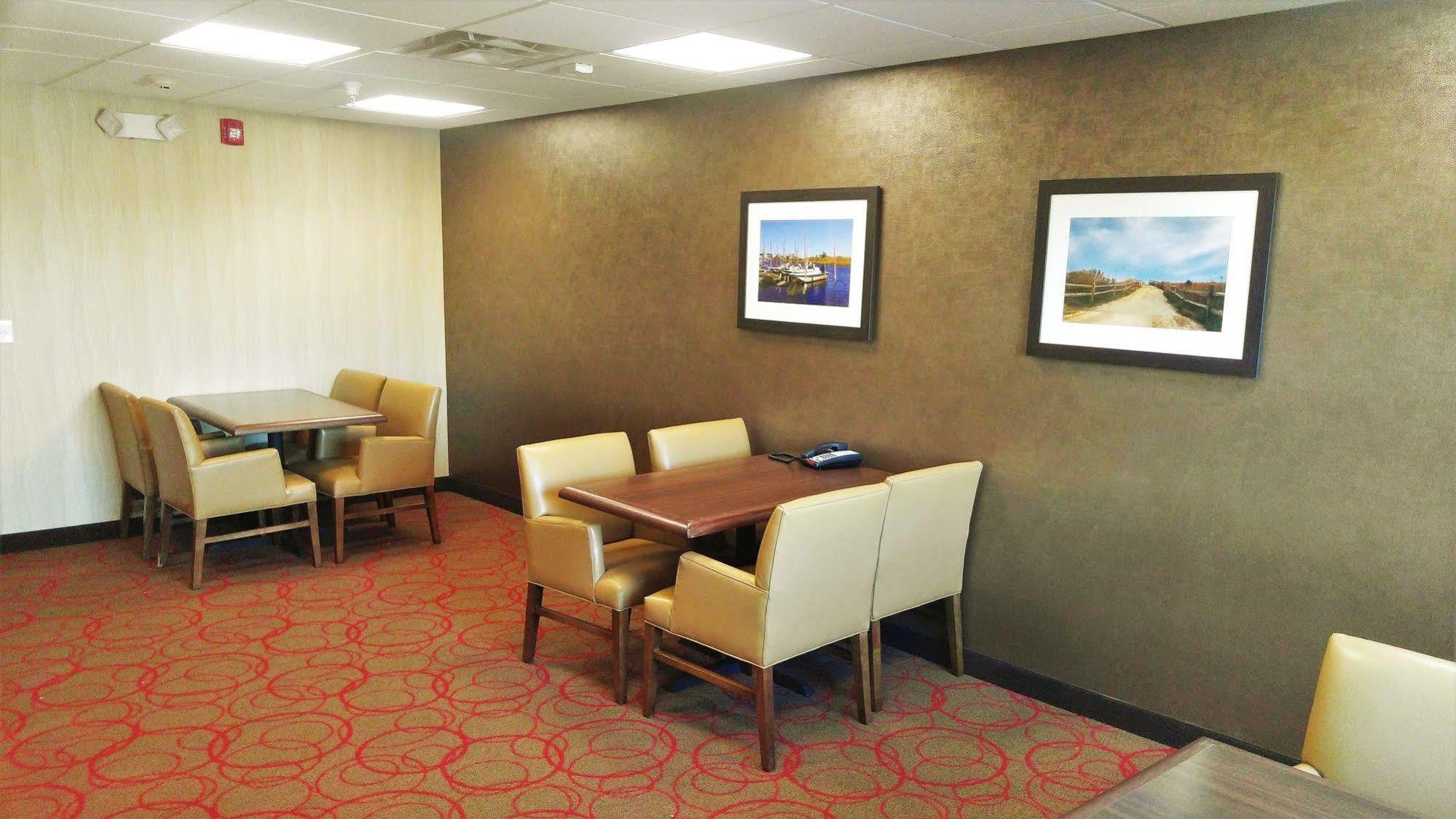 Inn At Hunters Run Watford City 外观 照片